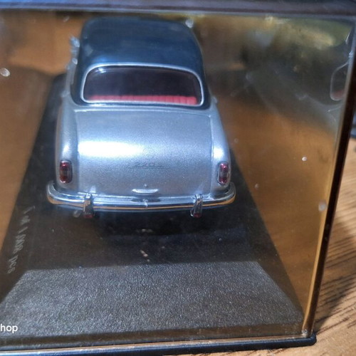Mercedes-Benz 220 S Minichamps 1/43 Limited Edition collectible model