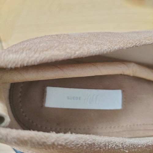 H&M premium suede pumps like new, sand beige, size 42