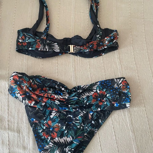 Maaboo bikini like new, size S, black multicolor