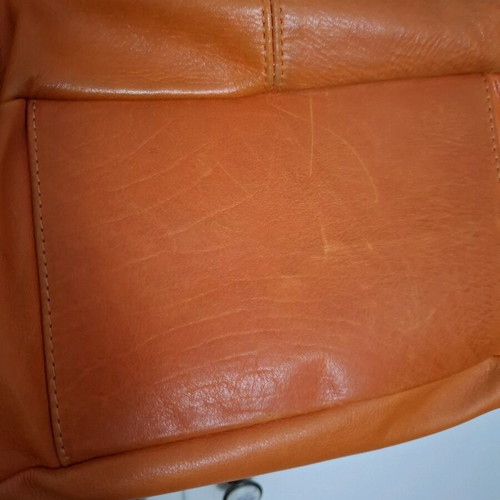 Leather shoulder bag used, orange color with multiple pockets
