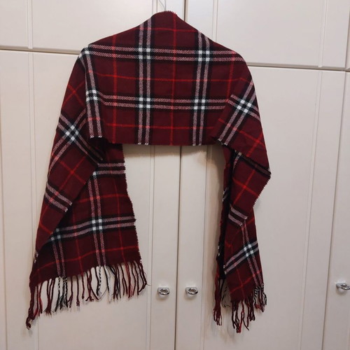Bordeaux scarf with fringes for girls used