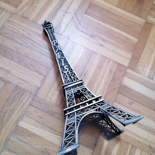 Eiffel Tower metal table decoration used