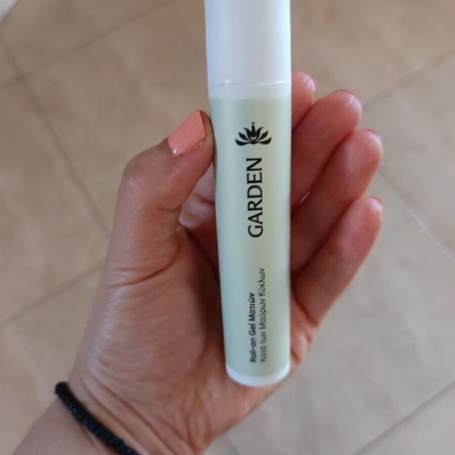 Garden roll-on eye gel