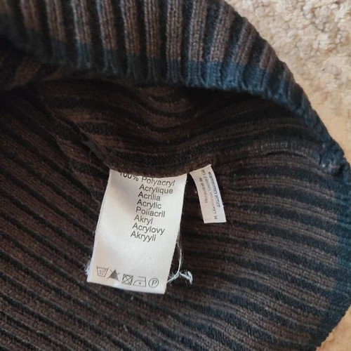 Blue Seven Men Sweater size L like new, dark brown knit