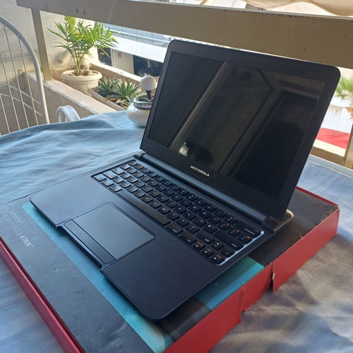 Motorola Atrix Lapdock used, docking station for smartphone