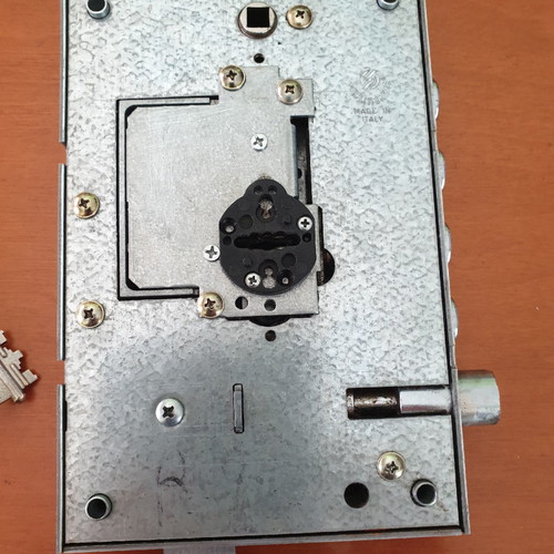 Securemme security lock used, with 5 keys, 2 pieces