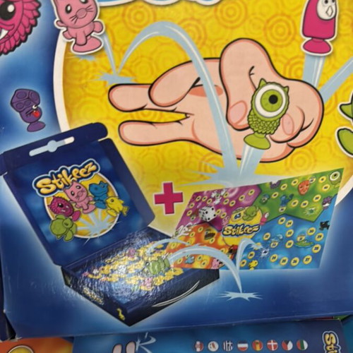 Stikeez board game with 36 stickers, 18 rare colors, new