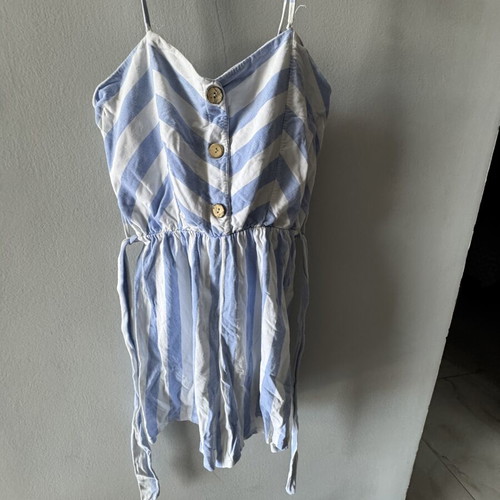 One-piece shorts used, thin and cool, white and turquoise, size S