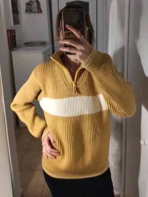 Vintage turtleneck sweater like new, mustard with white stripe