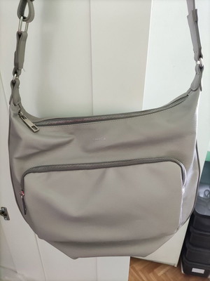 Carpisa crossbody bag new, light gray