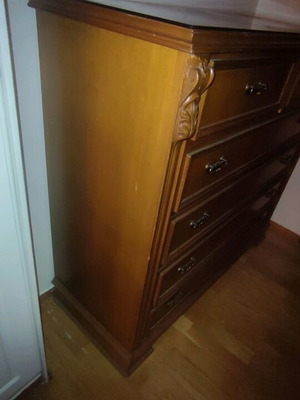 Chest of drawers used with 4 large and 2 small drawers, carved design