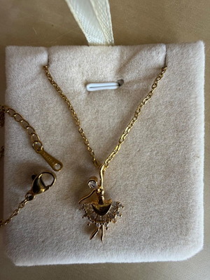 Women's or girls' necklace with gold plating and zircon