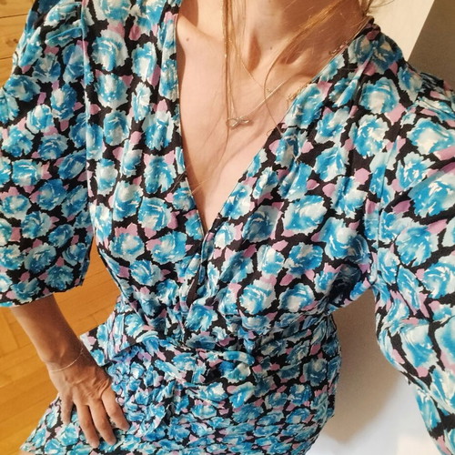 Zara dress like new with bold shoulders and adjustable belt