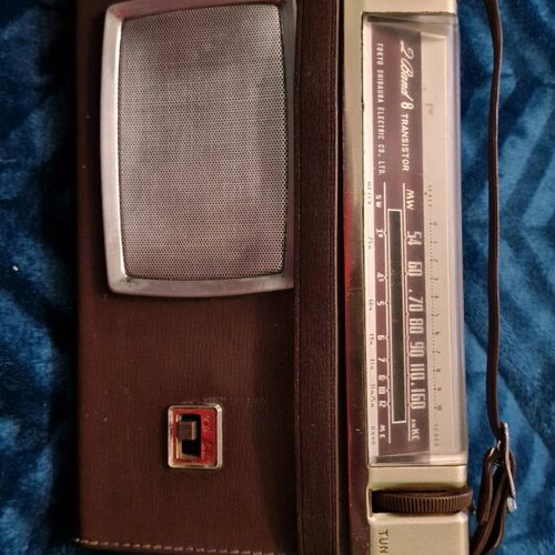 Radio used, needs service, vintage
