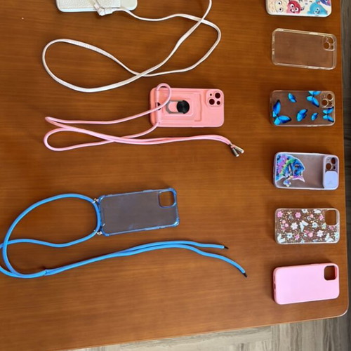 iPhone 13/14 cases like new, set of 9 with accessories