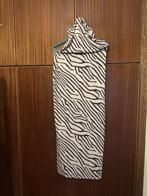 SugarFree off-shoulder dress with zebra pattern new, midi
