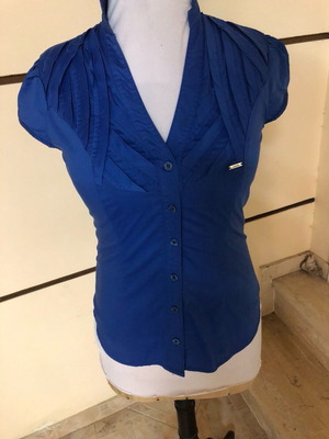 Toi&Moi women's blue shirt like new, fitted with short sleeves