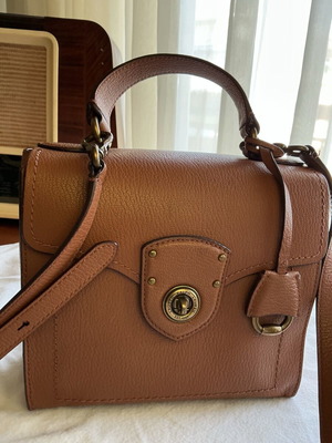 Ralph Lauren leather shoulder bag like new camel color