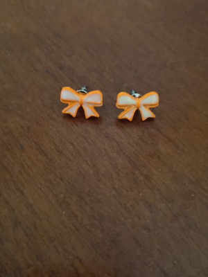 Stud earrings new without packaging