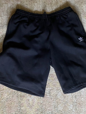 Adidas black fleece shorts XL like new
