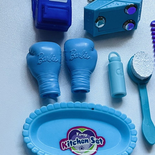 Doll accessories pack like new, small colorful pieces