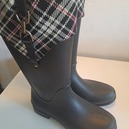 Crocs Bridle Wellie Waterproof Boots size 42 like new, black with plaid