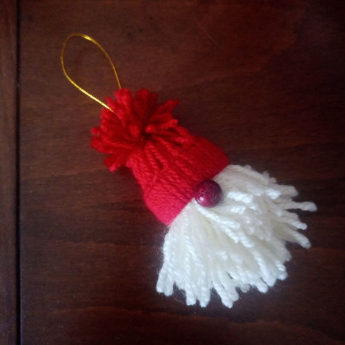 Set of 5 Christmas gnomes made of knitted wool like new