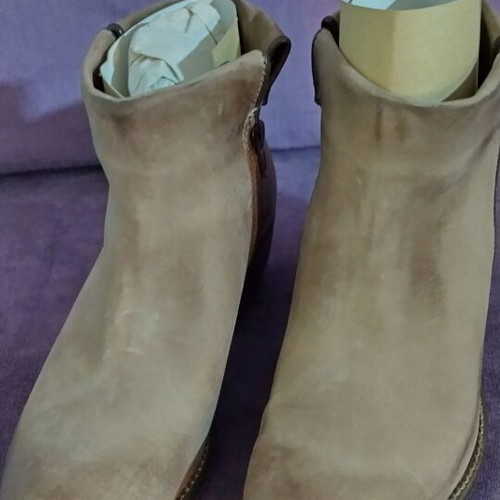 Nak leather boots size 36 like new, beige