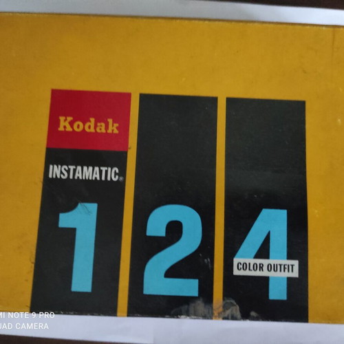 Kodak Instamatic 124 vintage camera used, original box