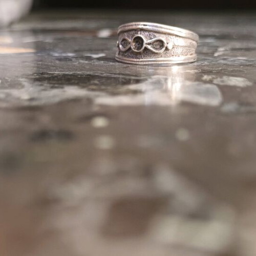 Silver ring 925 with design like new, vintage no 57