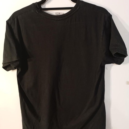 210 angels t-shirt used, size Small, black