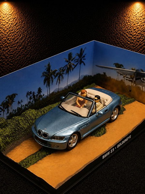 BMW Z3 GoldenEye 1:43 collectible model like new