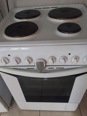Indesit electric stove used, functional