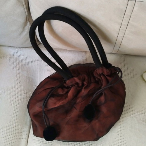 Romantic Chic Evening Handbag with Organza, like new, black and red