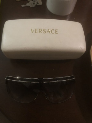 Versace sunglasses like new, black