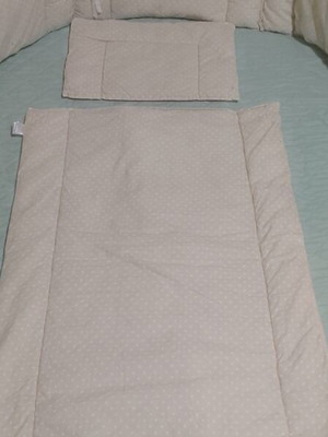 Cradle set like new with band, blanket and pillow