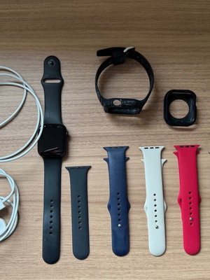 Apple Watch SE 2 44mm σαν καινούργιο με αυθεντικό και έξτρα λουράκια