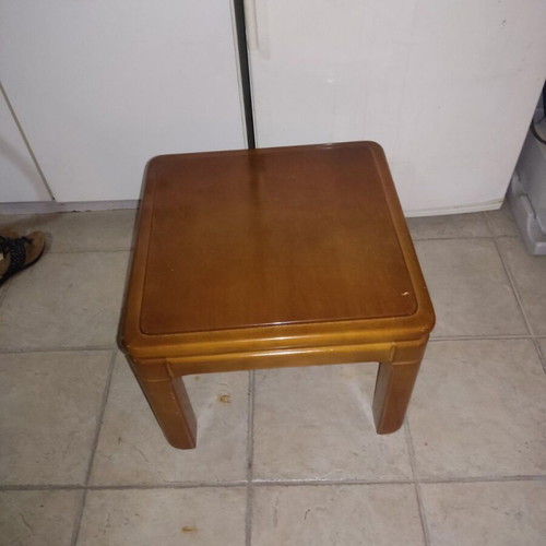 Small wooden table like new, dimensions 54x54x40