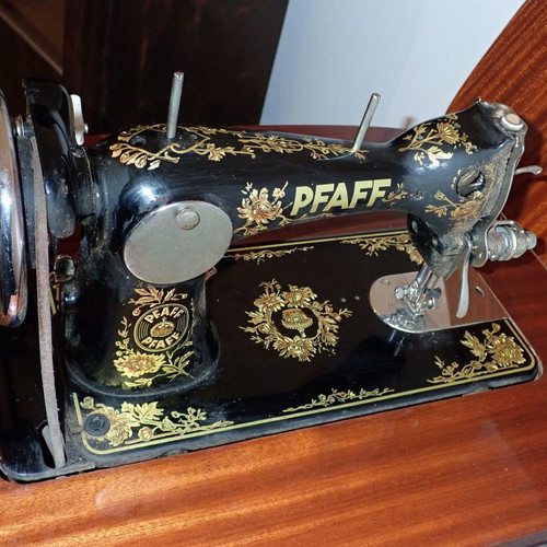 Pfaff sewing machine with cabinet used, excellent condition