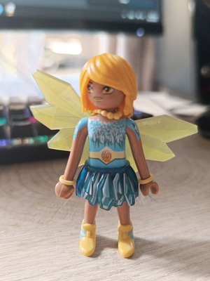 Playmobil woman figure like new