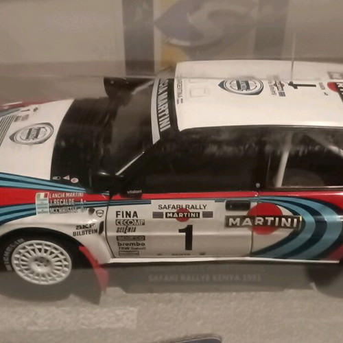 Lancia Delta HF Integrale Rally Safari 1991 1/18 Καινούργιο με ανοιγόμενες πόρτες