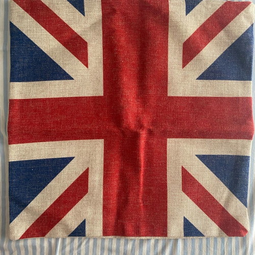 Decorative pillowcase with England flag like new 40x40 cm