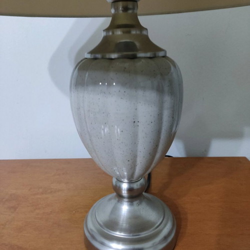 Table lamp like new with metal and porcelain