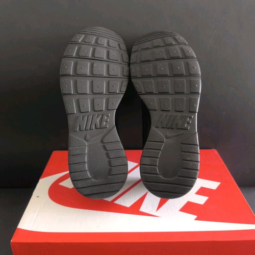 Nike athletic shoes new black size 38.5
