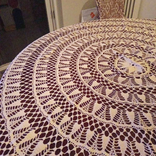 Handmade round tablecloth used, dimensions 140x140