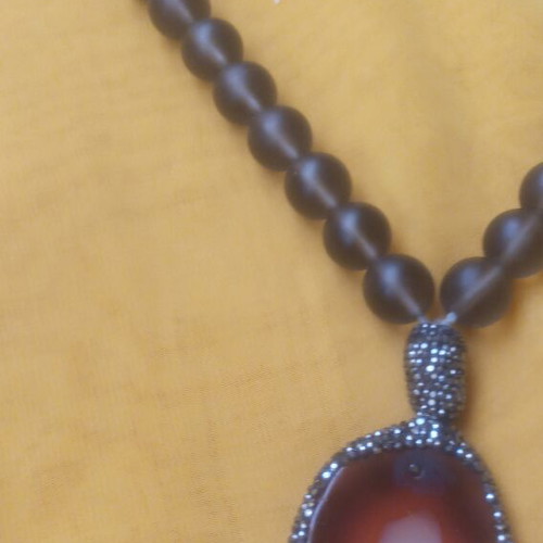 Vintage carnelian agate necklace with pendant and frosted beads