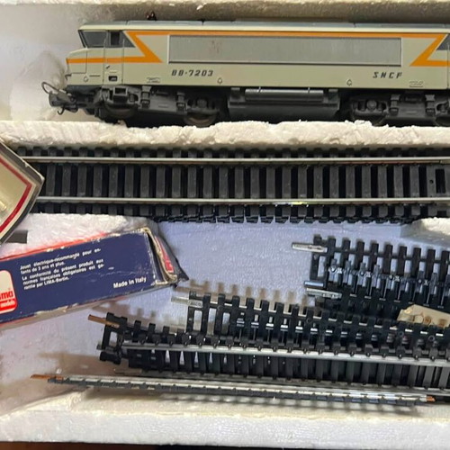 Vintage model trains used, pack of two