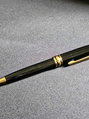 Black and gold style pen new, 14 cm length