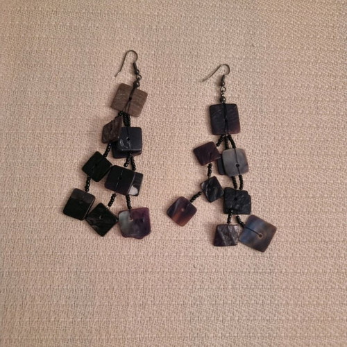 Earrings like new, black