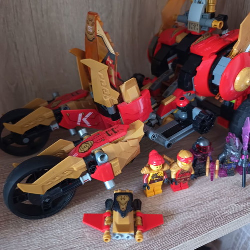 Lego Ninjago 71773 Kais Golden Dragon Raider set